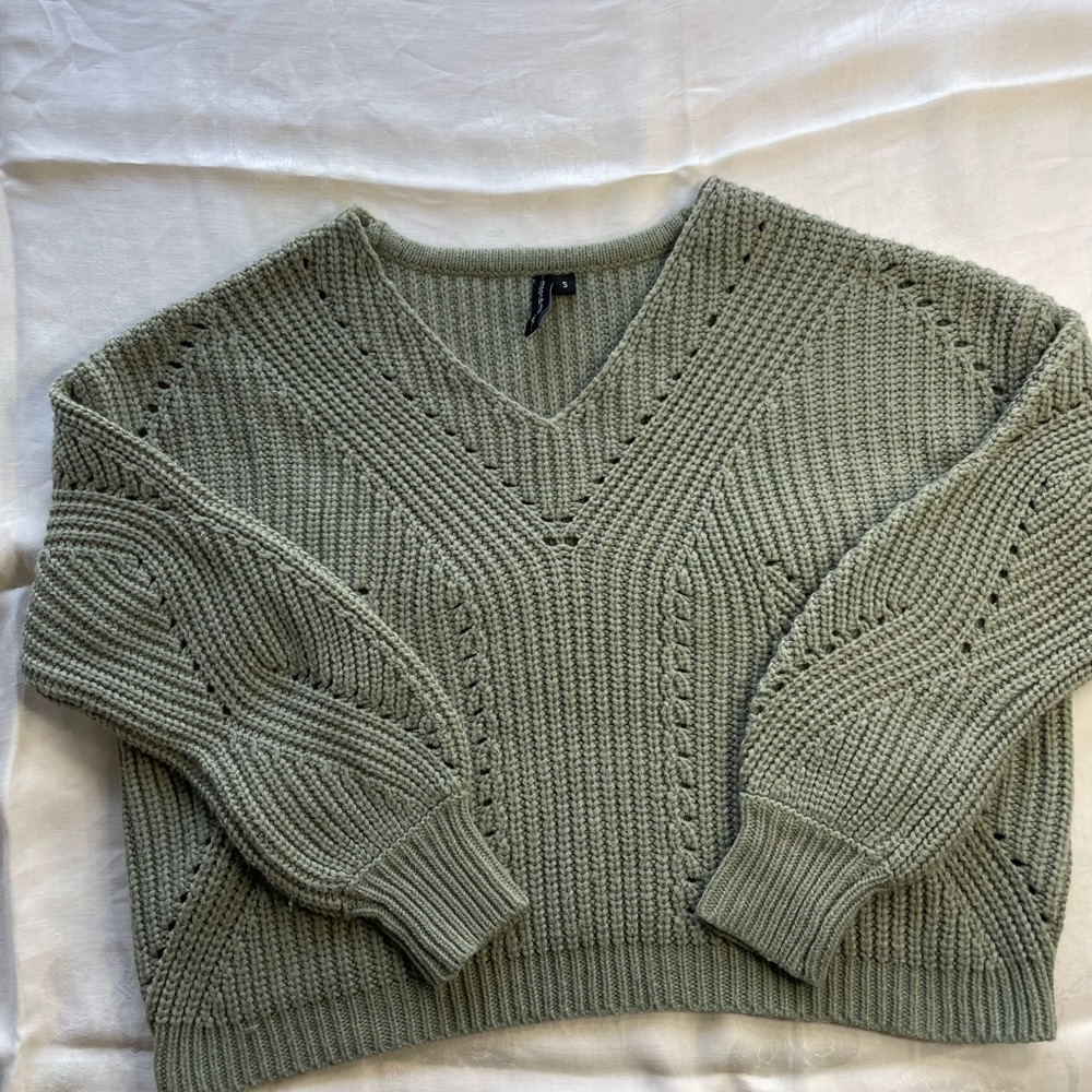 Not sure what brand, size small, sage green colored
